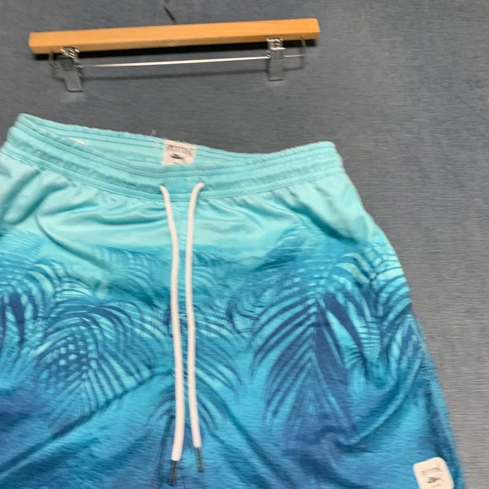 Spicy Tuna Gradient Swim Shorts Mens Medium Blue Tropical Palm Leaf Beach Wear